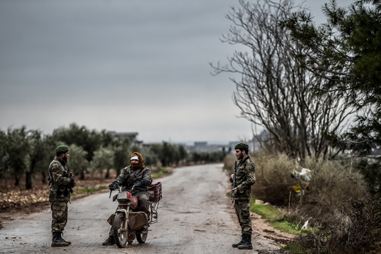 Offensive turque en Syrie, fin du conflit dans les prisons françaises : résumé de la semaine