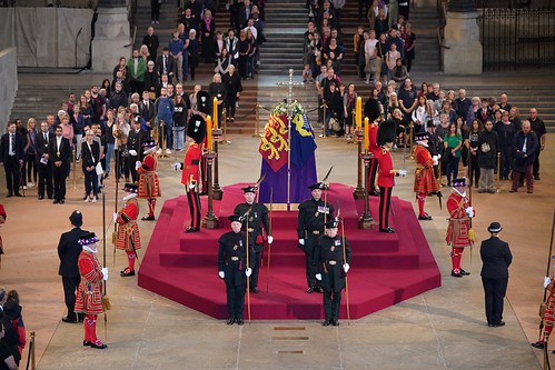 Décès d’Elizabeth II, la France condamnée par la CEDH, le résumé de la semaine